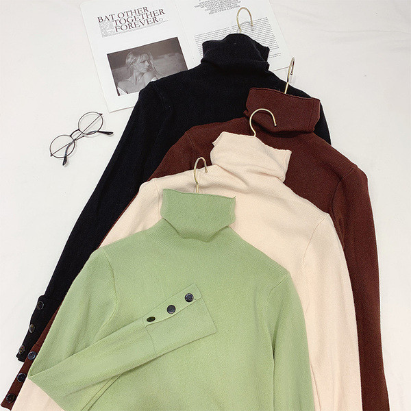 Pulover de dama cu guler polo si nasturi la maneca in mai multe culori