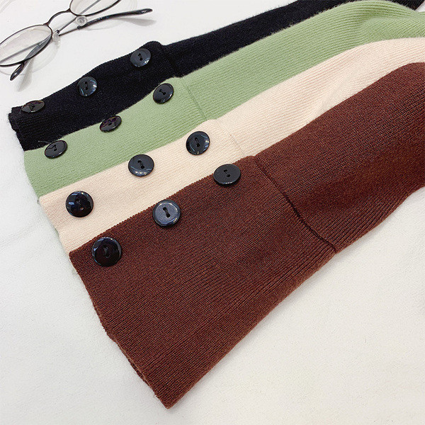 Pulover de dama cu guler polo si nasturi la maneca in mai multe culori