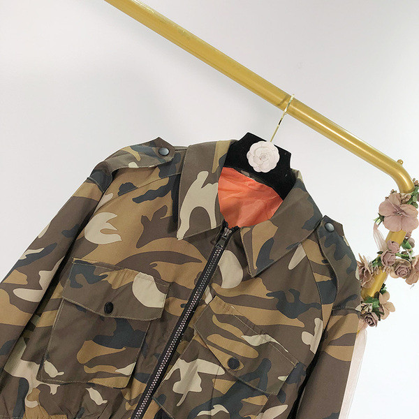 Jacheta de dama scurta de primavara-toamna cu model de camuflaj