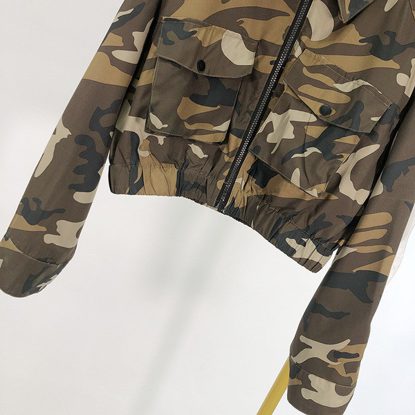 Jacheta de dama scurta de primavara-toamna cu model de camuflaj
