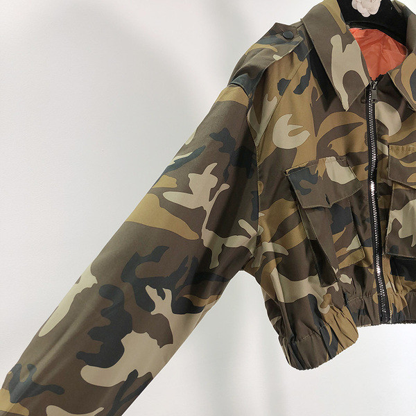 Jacheta de dama scurta de primavara-toamna cu model de camuflaj