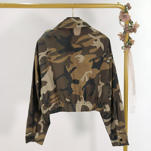 Jacheta de dama scurta de primavara-toamna cu model de camuflaj