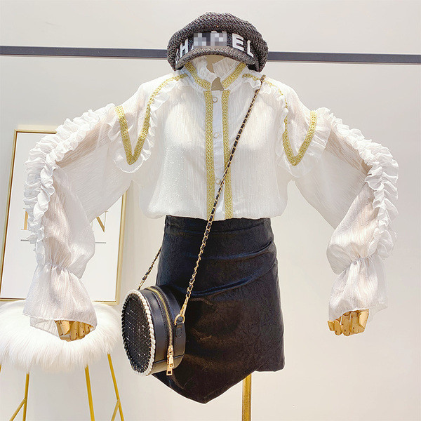 Cămașă modernă de damă cu nasturi în negru, alb și roz