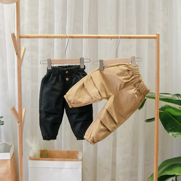 Pantaloni moderni pentru copii pentru baieti in maro si negru