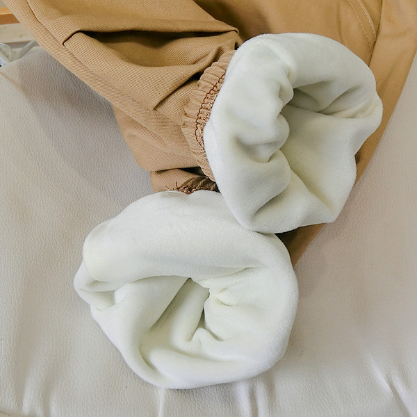 Pantaloni moderni pentru copii pentru baieti in maro si negru