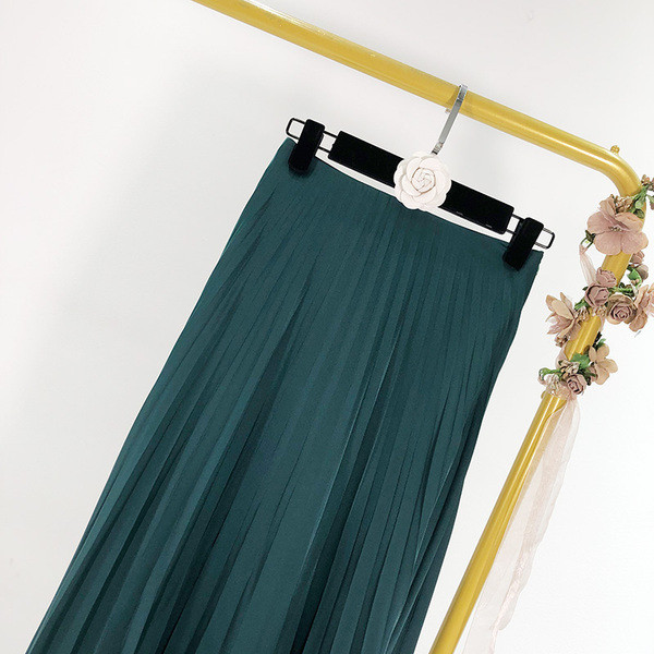 Fusta lunga plisata cu talie elastica de culoare verde