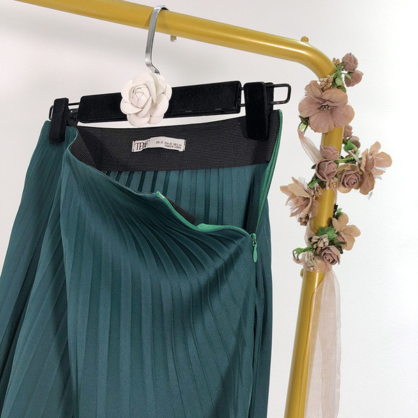 Fusta lunga plisata cu talie elastica de culoare verde