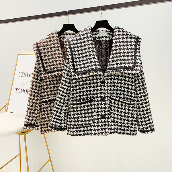 Модерно дамско палто с копчета в два цвята