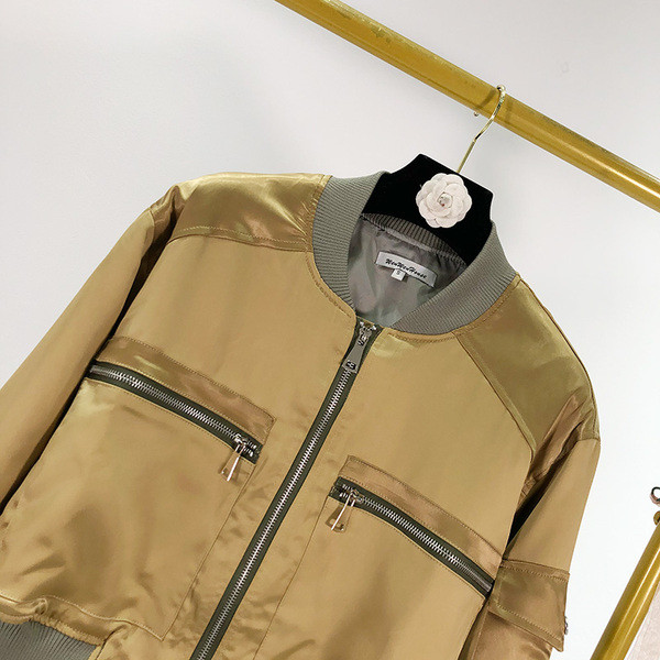 Geaca scurta de dama primavara-toamna de culoare maro cu fermoare