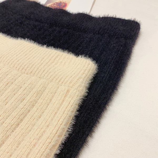 Fusta de iarna de dama cu talie inalta si crapatura in negru si bej