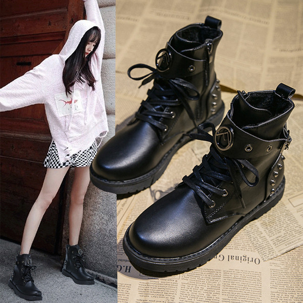 Cizme de dama din piele cu elemente metalice de culoare neagra