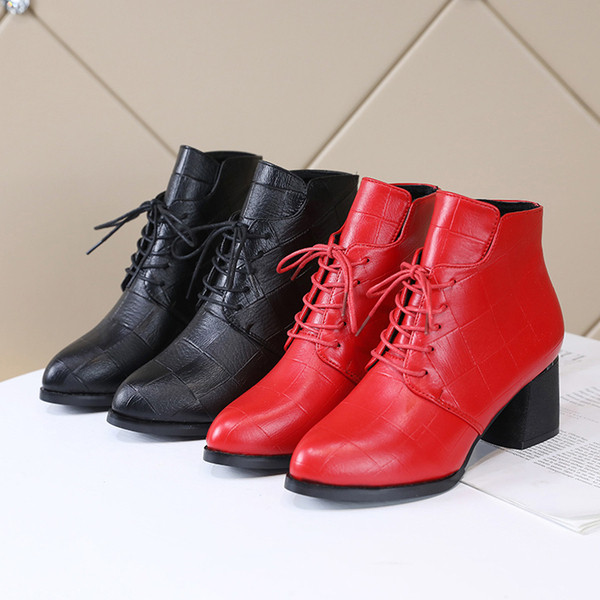 Ghete de dama moderne din piele cu toc gros in negru si rosu