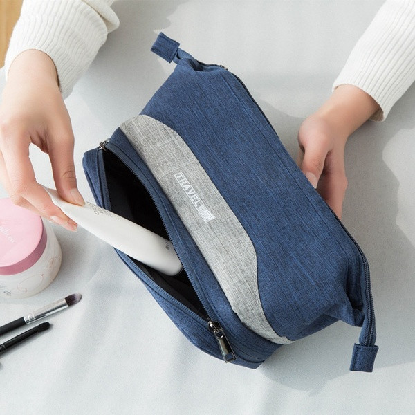 Водоустойчив несесер за гримове и тоалетни принадлежности подходящ за пътуване 