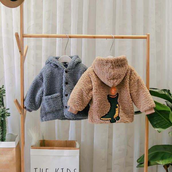 Geaca pentru copii model nou cu gluga si nasturi in maro si albastru