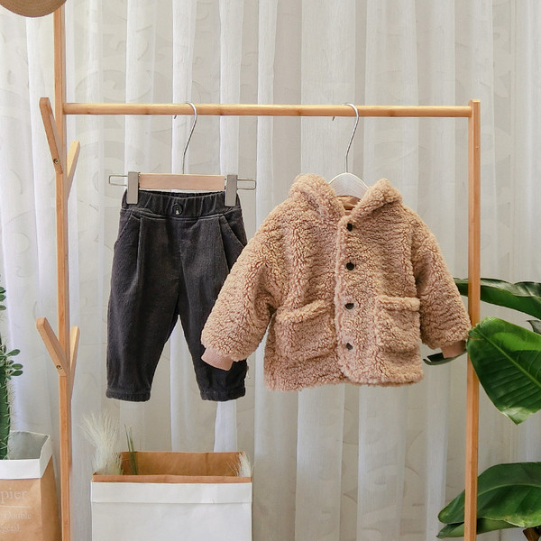 Geaca pentru copii model nou cu gluga si nasturi in maro si albastru