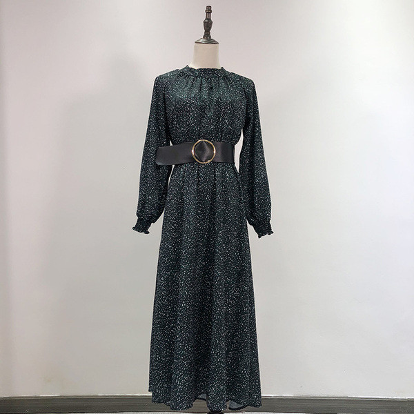 Rochie de croi lung cu curea de culoare închisă