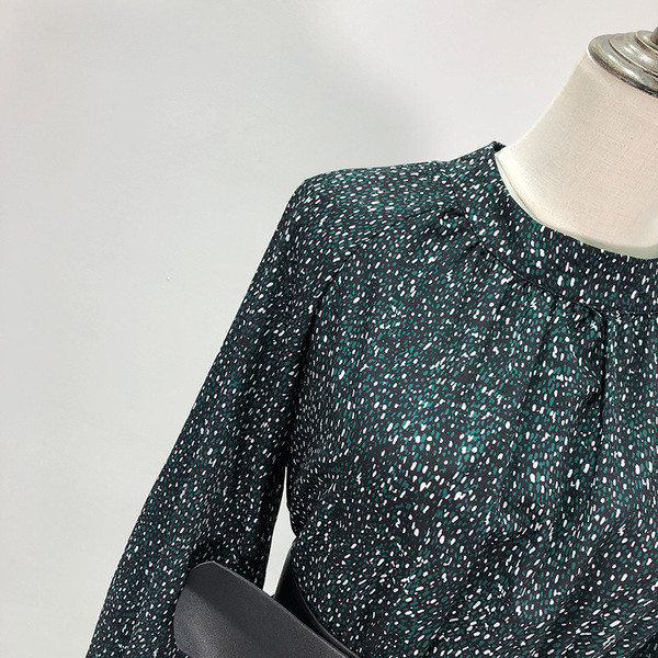 Rochie de croi lung cu curea de culoare închisă