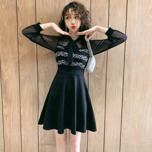 Rochie moderna de dama cu tul - model croiat in culoarea neagra