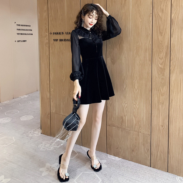 Rochie de dama eleganta cu guler si tul - model croiat in negru