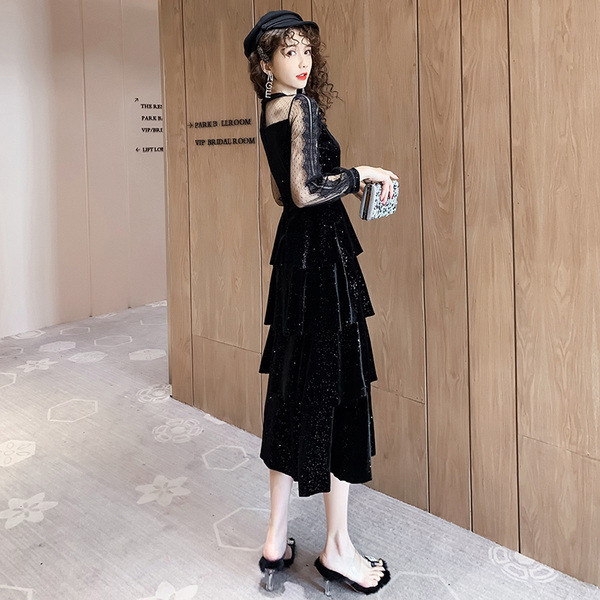 Rochie de dama model nou cu maneci din tul - model croiat in culoarea neagra