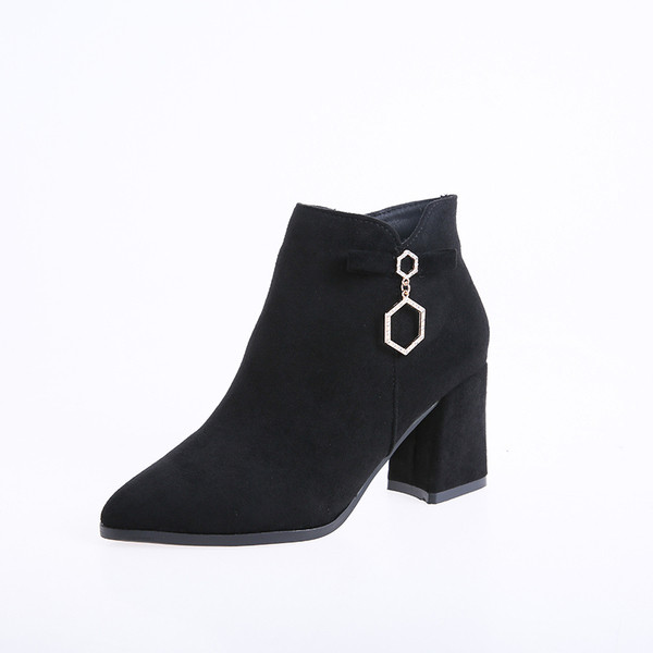 Cizme de dama elegante cu toc gros si element metalic in negru