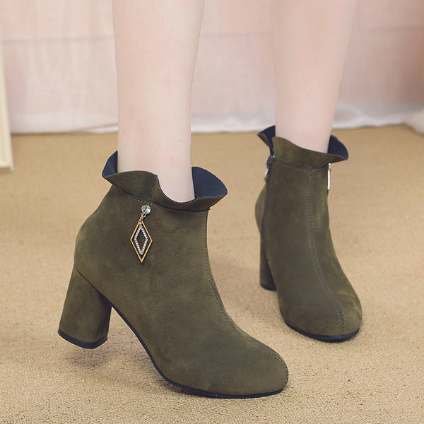 Cizme de dama elegante cu fermoar si element metalic in negru si verde