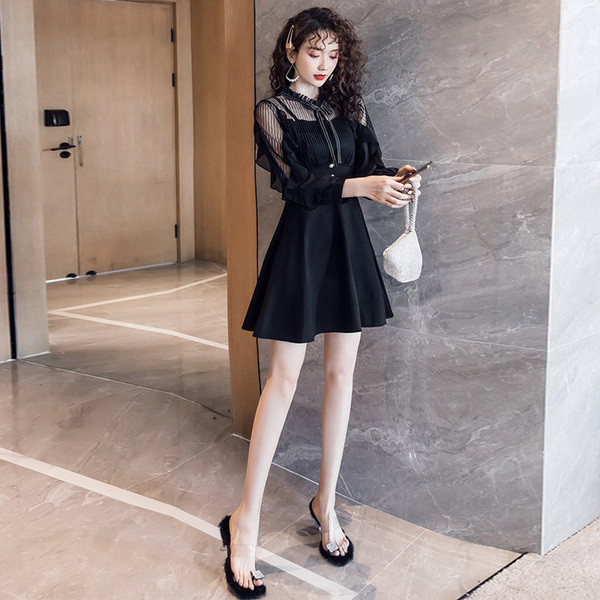 Rochie de damă modernă decupată în culoarea neagră