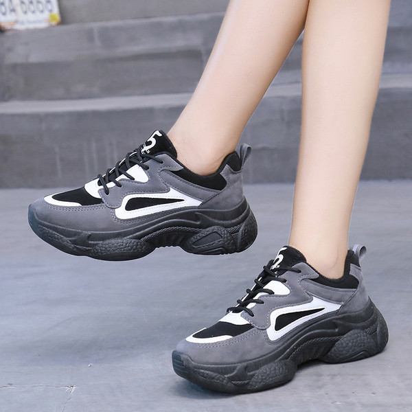 Cizme casual de dama cu sireturi si talpa groasa in gri si negru