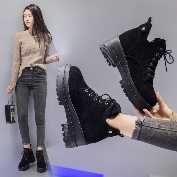 Ghete de dama moderne cu sireturi si talpa groasa in trei culori