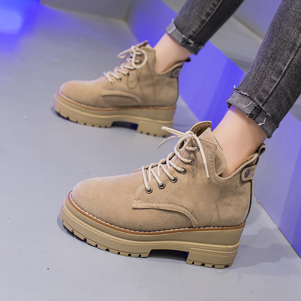 Ghete de dama moderne cu sireturi si talpa groasa in trei culori