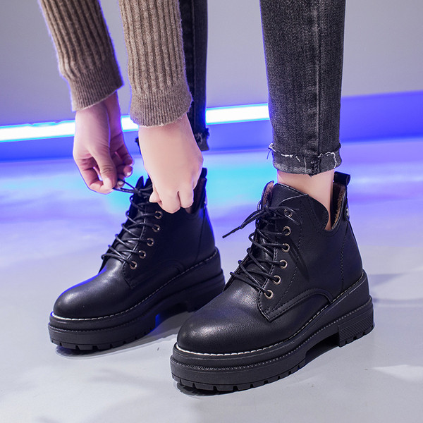 Ghete de dama moderne cu sireturi si talpa groasa in trei culori