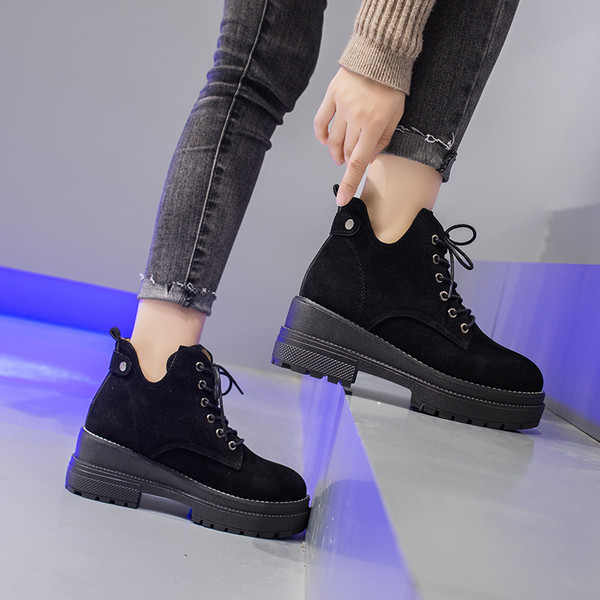 Ghete de dama moderne cu sireturi si talpa groasa in trei culori