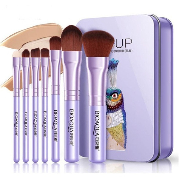 Set of 7 makeup brushes in a metal box in pink and purple
