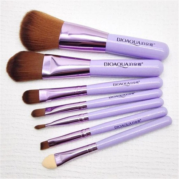 Rózsaszín és lila fémdobozban 7 db sminkecset készlet