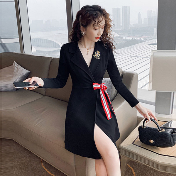 Rochie dama decupata model nou cu decolteu spitz - model decupat