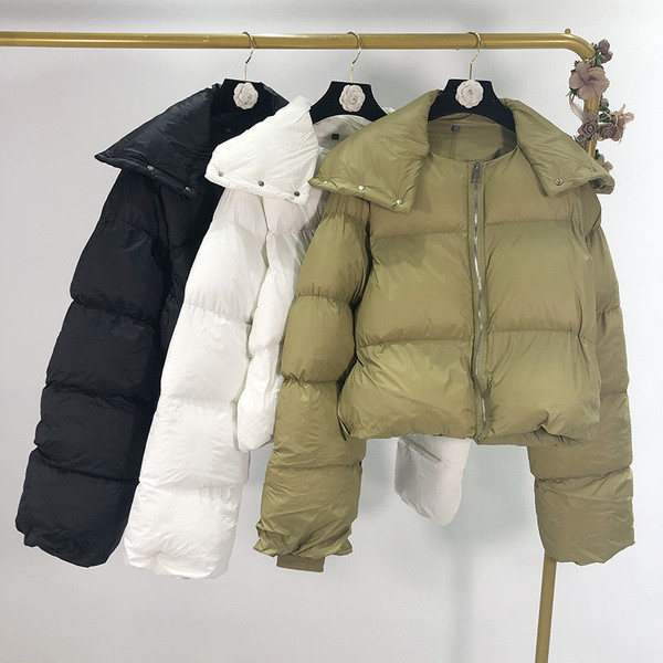 Geaca scurta de iarna in alb, verde si negru