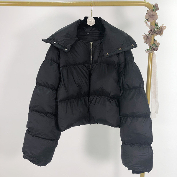 Geaca scurta de iarna in alb, verde si negru