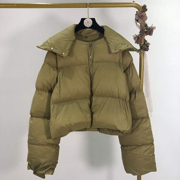 Geaca scurta de iarna in alb, verde si negru