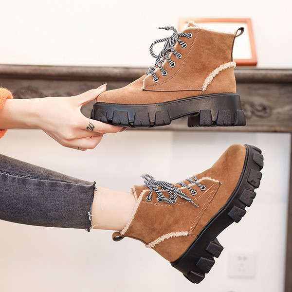 Cizme de iarna de dama cu talpa aspra in negru si bej