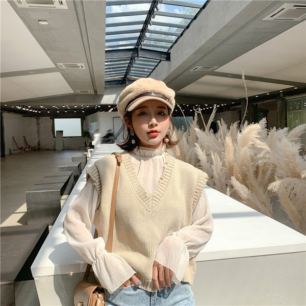 Pălărie modernă de puf pentru femei cu vizor în trei culori