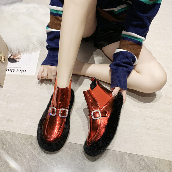 Model nou de ghete dama cu element metalic si puf in mai multe culori