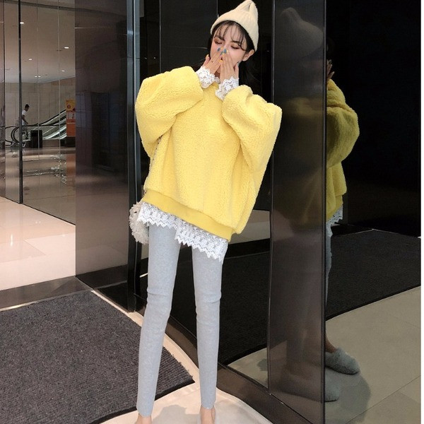 Bluză de damă cu puf lat cu dantelă în roșu și galben