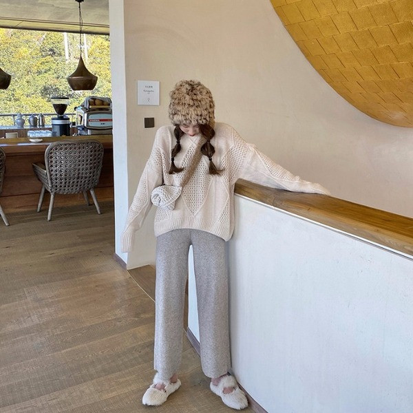 Pulover de dama modern de culoare bej