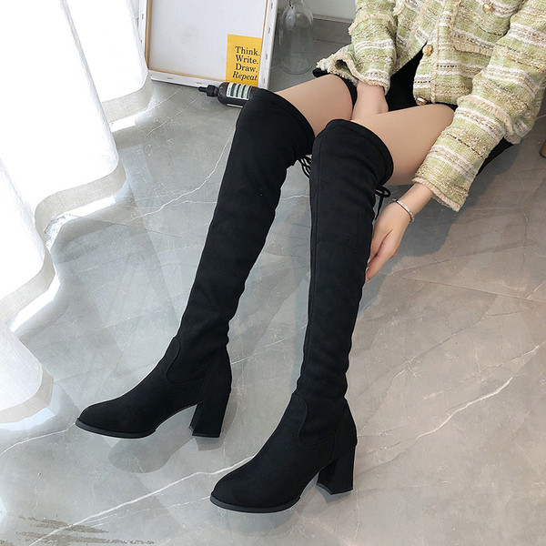 Cizme de damă elegante de piele intoarsa cu toc gros, de culoare neagra