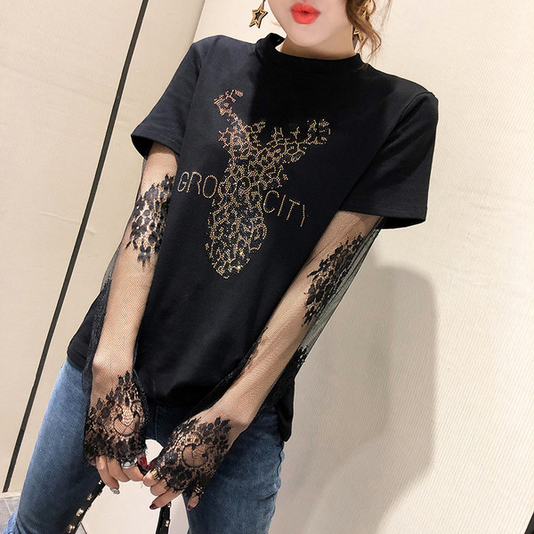 Bluza de dama model nou cu maneci din dantela