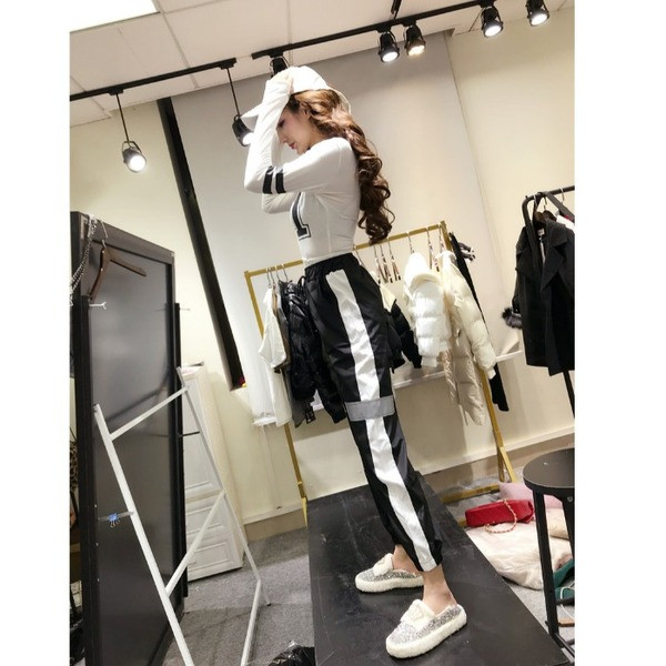 Set de dama bluza scurta si pantaloni sport-casual