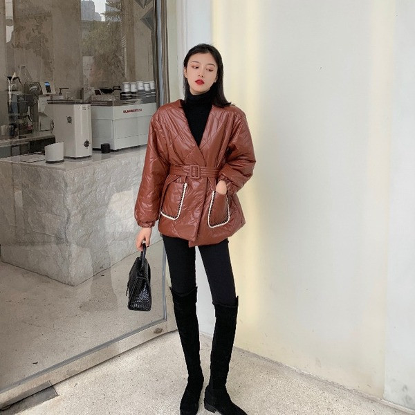 Geaca casual de dama cu centura si buzunare in maro si alb