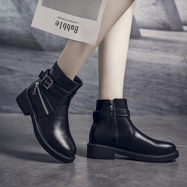 Ghete de dama moderne cu fermoar si toc gros in negru si maro