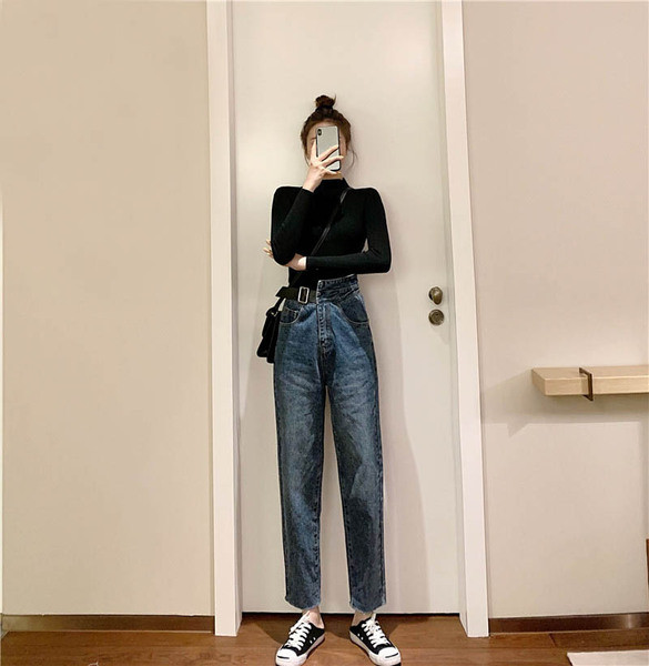 Blugi largi de dama cu inchidere asimetrica de culoare albastra