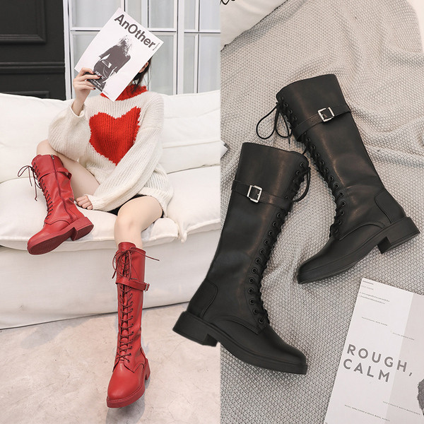 Μοντέρνες γυναικείες μπότες με κορδόνια και παχιά σόλα σε μαύρο, κόκκινο και λευκό χρώμα